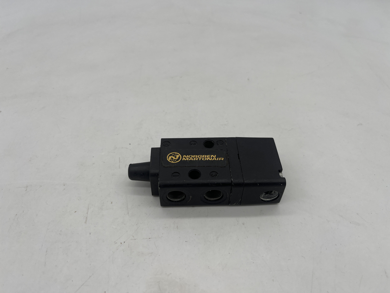 G 1/8 3/2 Pilot/Spring Pneumatic Control Valve 03 0413 02