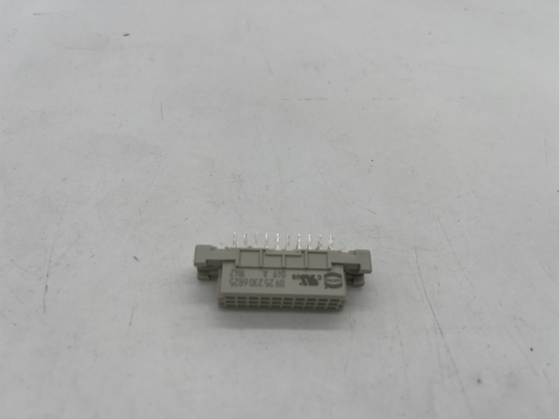 Connettore DIN 41612 HARTING Femmina, Ad angolo diritto, 30 vie 3 file, terminazione a saldare 09252306825