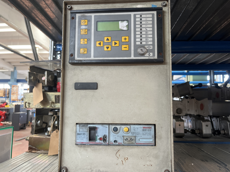 Alimentatore per puntatrice 1280u1