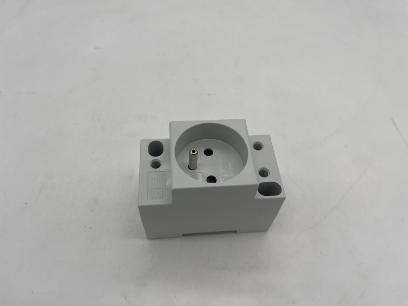 Presa di corrente 2 p+ 16a 250v 15306