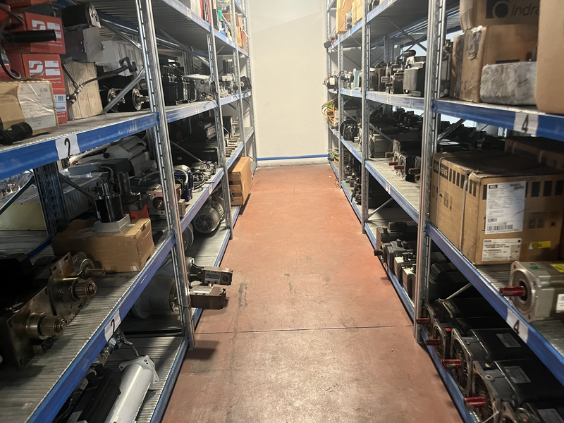 SIMOTICS S 1FK7-CT PN=0,69 kW; UCI=600V M0=1,6 Nm (100K); NN=6000 1/min; raffreddamento naturale forma costruttiva IMB 5 1fk7040-2ak71-1rg0