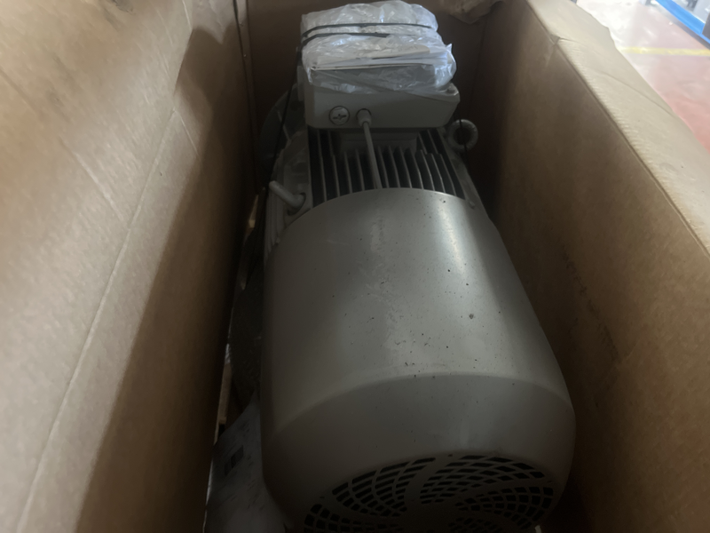 Motore asincrono Potenza nominale (kW) 90 · Velocità a 50 Hz (giri/min.) / Nr. di poli 3000 / 2-Poli · Frequenza 50/60 Hz · Efficienza energetica IE2 = alto 1le1501-1da23-4fa4-Z