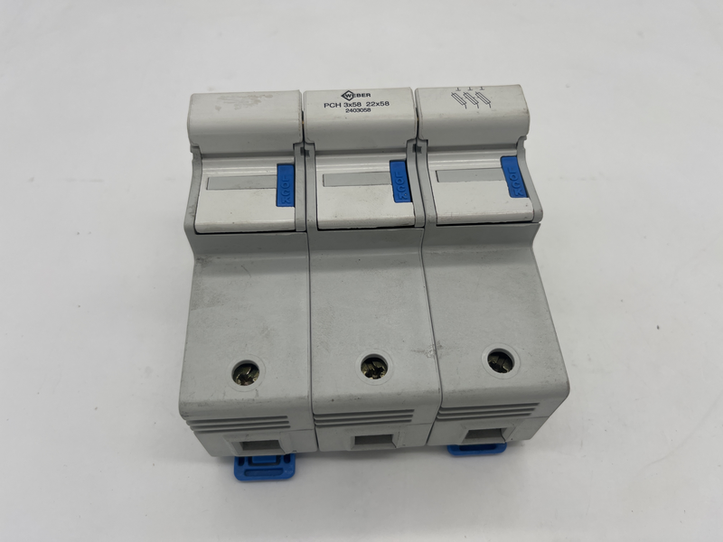 Portafusibili per fusibili 22 x 58 mm - Modello: PCH - Tipo: tripolare - Corrente = 100A - Tensione = 690V AC 2403058
