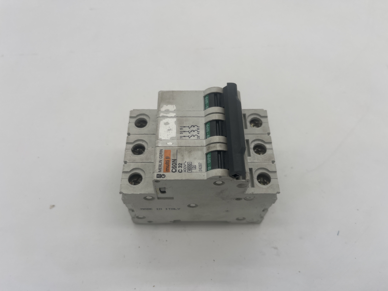 interruttore magnetotermico 3p 32a 6k c 24287