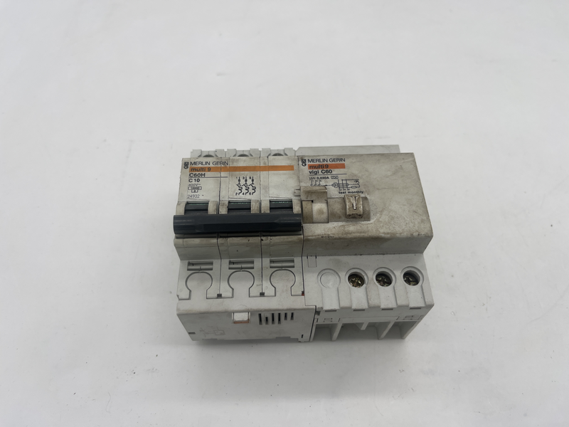 Interruttore magnetotermico 24932