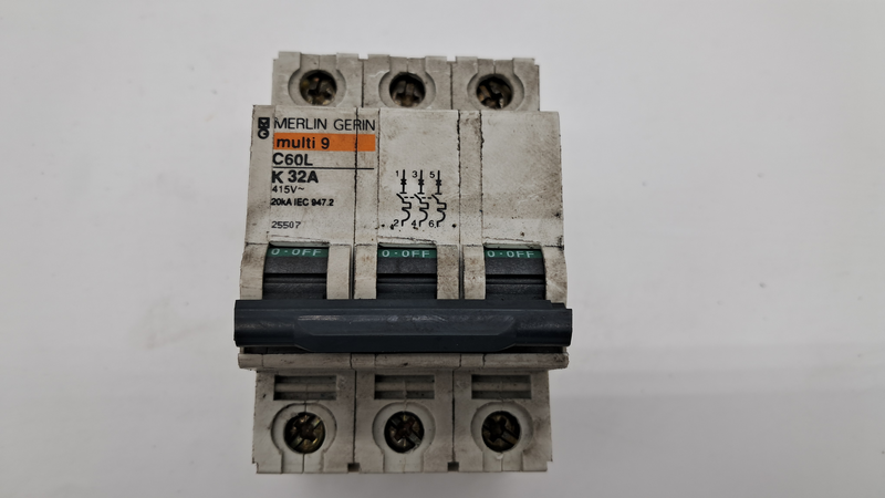 MERLIN GERIN multi9 C60L K 32A 415V~ 25507