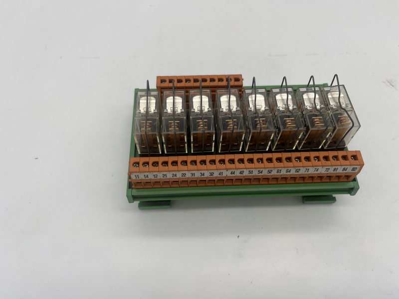 RELAY MODULE 8 zocc. 24 V DC, 250 V AC - 30 V DC 31E017459