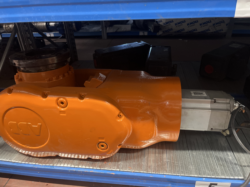 Asse 6/7 robot abb irb6600 3HAC 8114-3