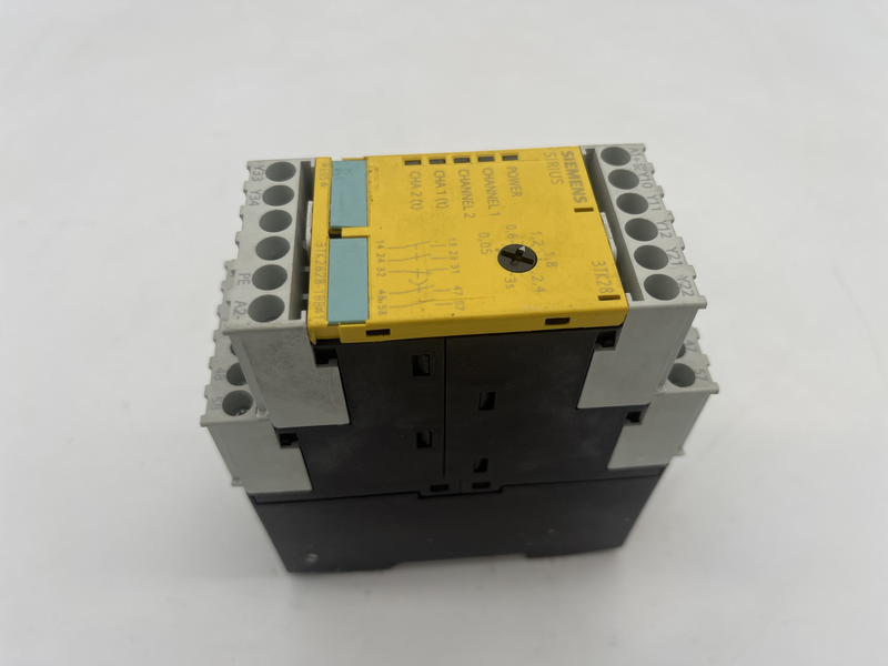 SAFETY MODULE ALIMENTAZIONE AC24V CORRENTE DA 2 A CON USCITE DI SICUREZZA 3TK28281BB41