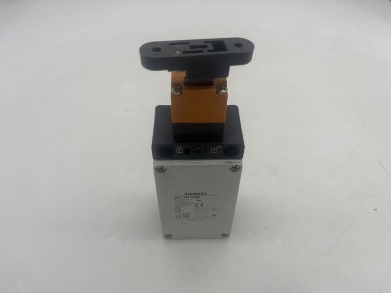 POSITION SWITCH WITH TUMBLER MOULDED-PL., 5 DIR. OF APPROACH SPRING FORCE WITH AR 3se3 760-3xx00