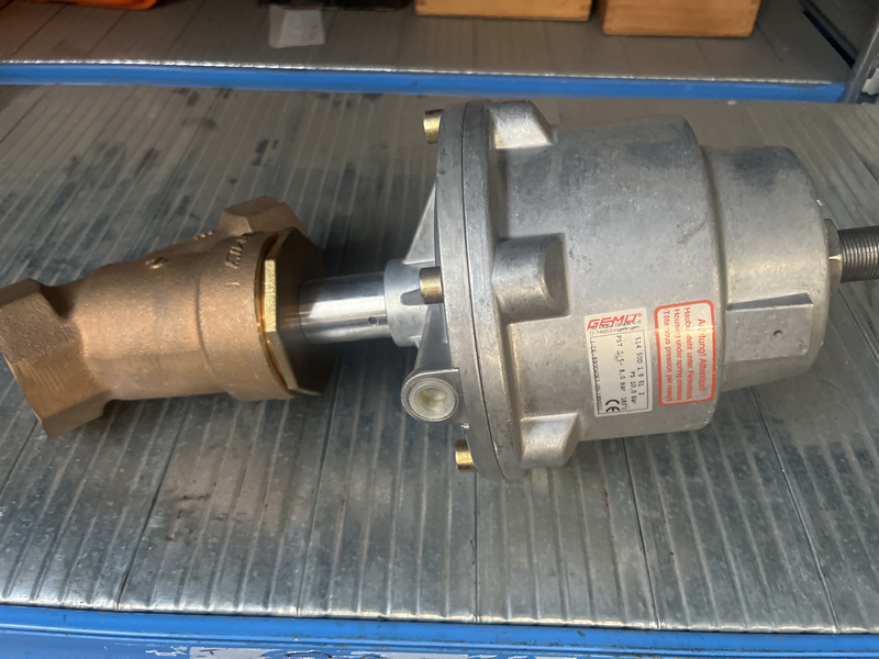 2/2 way angle seat globe valve 514 50d 19 51 2
