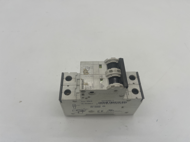 Miniature circuit breaker 400 V 10kA, 2-pole, C, 6 A, D=70 mm 5SY4206-7
