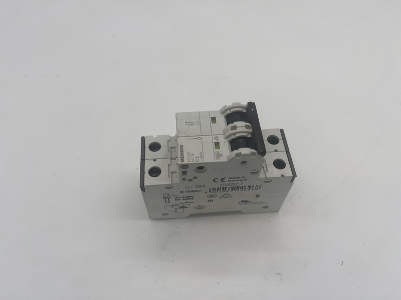 Miniature circuit breaker 400 V 6kA, 2-pole, C, 2A, D=70 mm. 5sy6202-7
