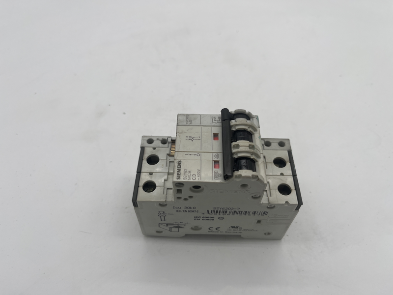 Circuit breaker 5sy6203-7