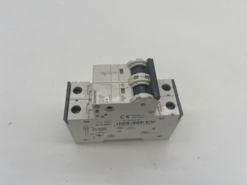 Interruttore magnetotermico 400V 6kA, a 2 poli, C, 4A, P=70mm 5sy6204-7