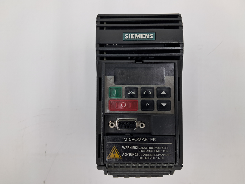 input: 230V +15% 1 0 3.2A47 - 63 Hz Output: O-Input V . 3 & 1.70A 0 -400 Hz Motor: 0.33HP /.250W Wgt 0.9 Kg Protection :IEC 536 / VDE 0106 Class 1 IP20 Temp Range:0-50 C Duty Class II 6SE9211-5BA40