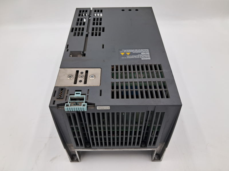 Sinamics Power Module 240 Input: 3AC 380-480V 21.9A Motor: IEC 5.5kW 7.5hp Gross Weight: 7.0kg Storage temperature -40 - +70°C 6SL3224-0BE25-5AA0