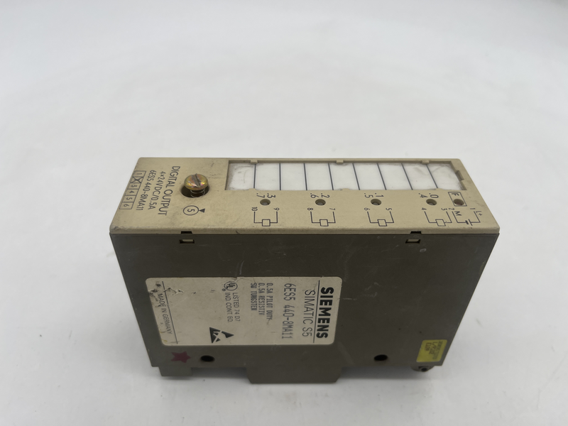 Digital output 4x24 vdc 0,5 a 6es5 440-8ma11
