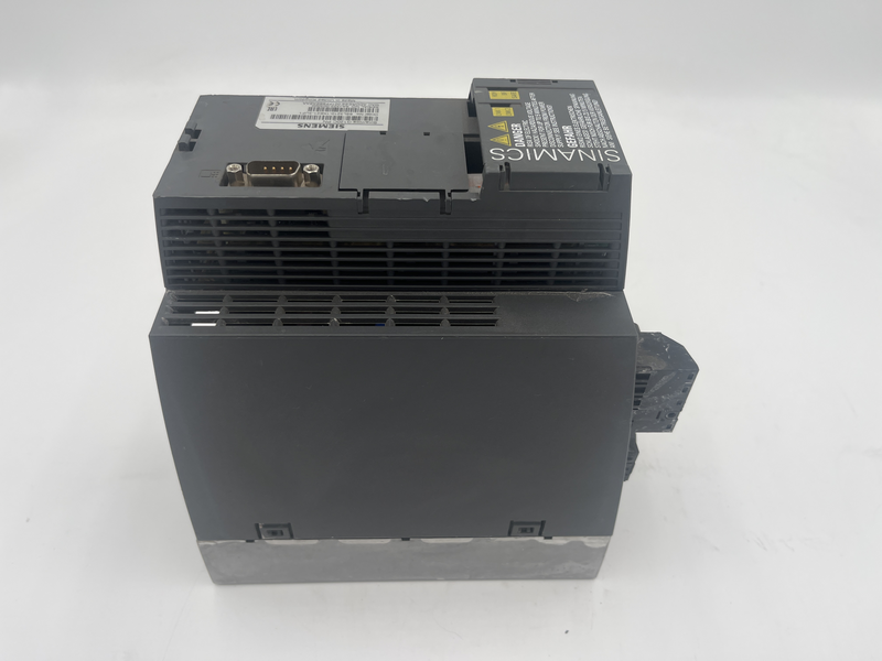SINAMICS G120C potenza nominale: 5,5kW con sovraccarico di 150% per 3 sec. 3AC380-480V+10/-20% 47-63Hz non filtrato interfaccia I/O: 6DI, 2DO, 1AI 6sl3210-1ke21-3uf1