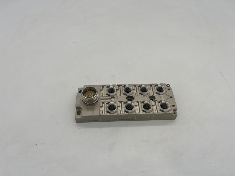 MVP Metallo, 8xM12, 5 poli, a incastro. M23 a 19 poli; Sistemi I/O/Distributori M12; 8000-58520-0000000