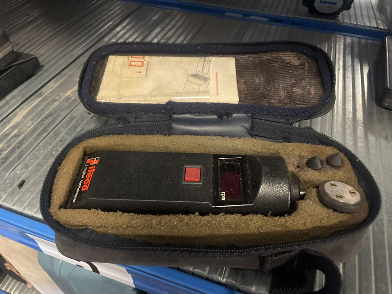 Digital tachometer measuring range 0%20000 rpm measuring time 1 second 8202.001