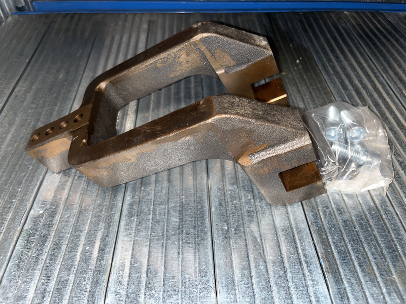 Clamp in ferra per serraggio pneumatico 8um801-45-204