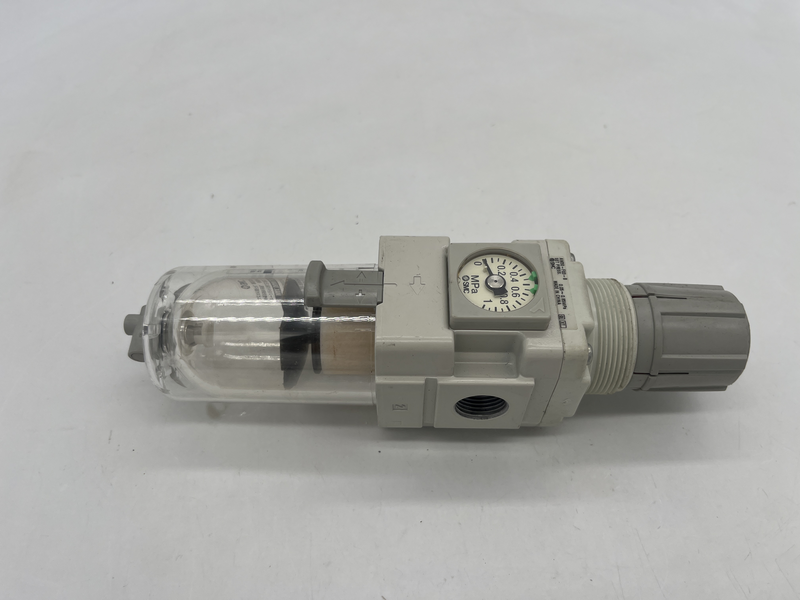 Filtro regolatore SMC AW, attacco G 3/8, filtrazione 5μm, filettatura G, 10 bar max Aw30-f03-B