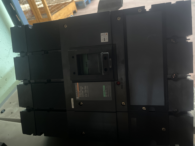 Circuit Breaker Cat B 1250A 750V 8kV CNS4602A/C100N4D35 C1251 ni
