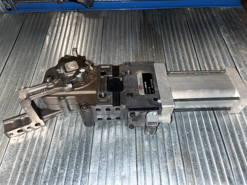 Serraggio pneumatico C50v1si