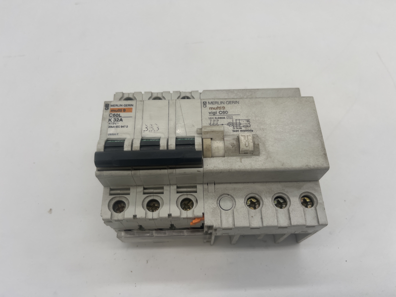 Interruttore miniatura -�C60L�- 2 poli -�32�A - Curva C C60L K 32 A