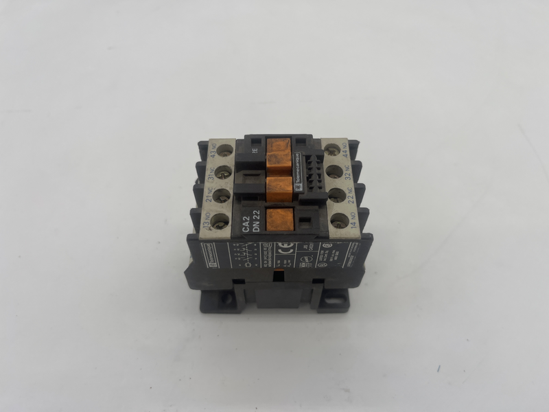 CONTATTORE CON TENSIONE 230V E CORRENTE 25A CA2 DN22