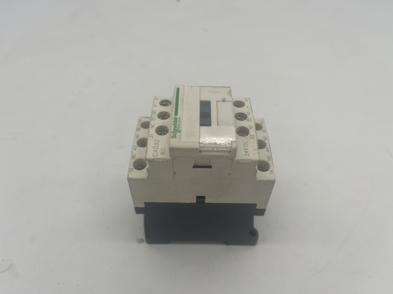 CONTACTOR,3 POLE 24VDC 18 A CAD32BD