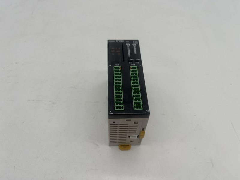 PLC MODULE PROGRAMMABLE CONTROLLER SOURCE:24VDC 4W IN:24VDC 5 MA/8MA OUT:24VDC(RES)/250V AC(GEN)24 MAX/P4A MAC /C CPM2C2OCDRD