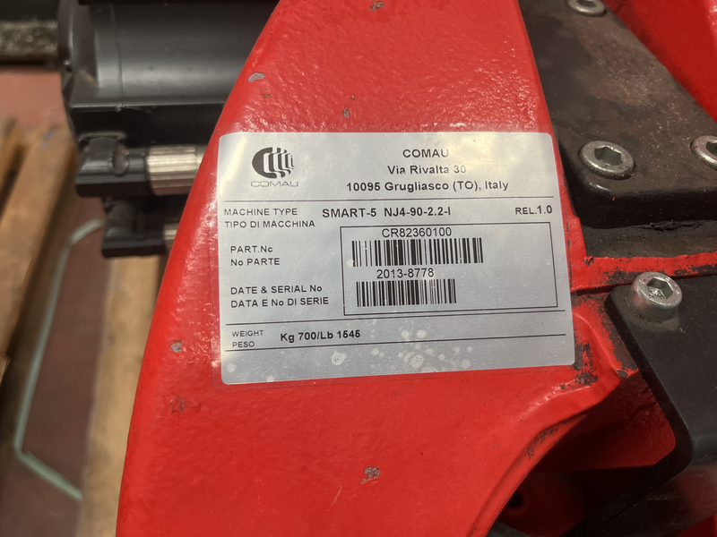 Robot SMART-5 NJ4-90-2.2-I  ASSI:6 SBRACCIO:2200 mm PORTATA AL POLSO:90 kg PREDISPOSIZIONE:SALDATURA COMPLETO DI:-CABLAGGI DI ALIMENTAZIONE-TASTIERINO-QUADRO ELETTRICO VERSIONE C5G ANNO DI FABBRICAZIONE:2014
