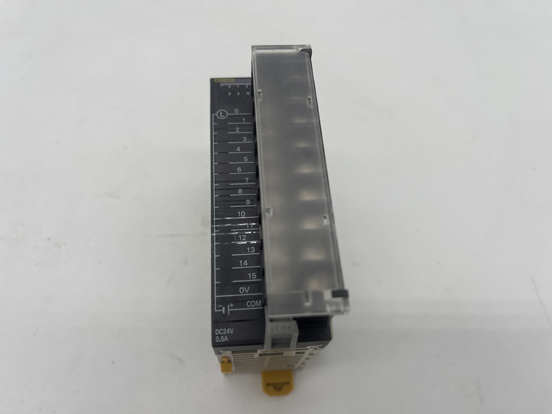 Modulo di uscita a transistor PNP, 16 punti Cj1w-0d212