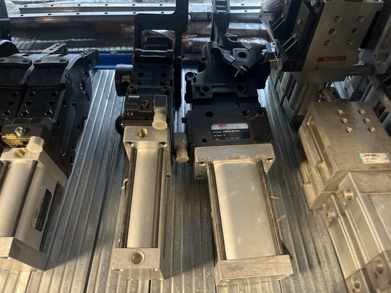 Serraggio pneumatico con comando manuale Cm50lsv1di