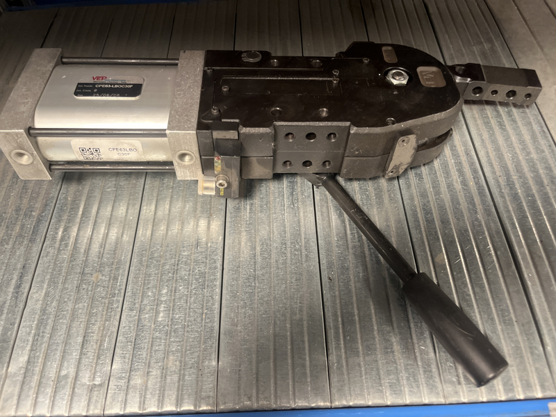 Serraggio pneumatico Cpe63-lboc30f