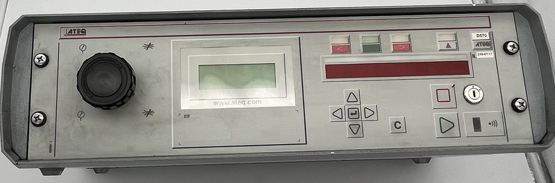 Tester di Perdite Alimentazione: 100-240 V AC Consumo di Corrente: Circa 0,5 A Caratteristiche: Strumento per testare le perdite in componenti e sistemi, utilizzato in controlli di qualit� e manutenzione D570