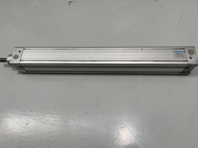 CILINDRO STANDARD PNEUMATICO Corsa. 500 mm. Diametro pistone. 63 mm. Filetto dello stelo. M16x1,5 DNC-63-500-PPV-A-S6
