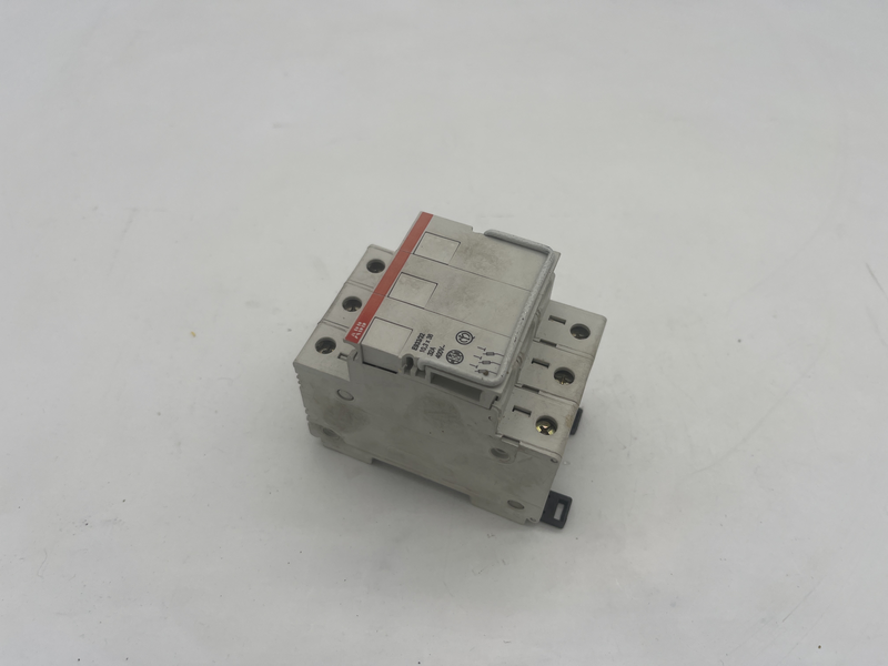 Sezionatore fusibile E933/32