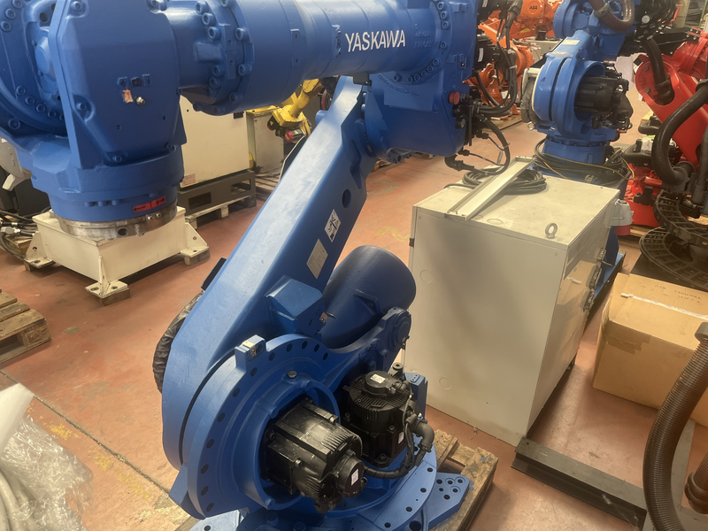 ROBOT ANTROPOMORFO RICONDIZIONATO ES200D TYPE YR-ES0200D-B00 ANNO DI PRODUZIONE:2014 PESO NETTO:1130 KG ROBOT COMPLETO DI FASCI CAVI,CONTROLLO DX100 E TASTIERINO DI PROGRAMMAZIONE.IL RPODOTTO è IN PRONTA CONSEGNA PER MAGGIORI INFORMAZIONI CONTATTATECI TRAMITE EMAIL