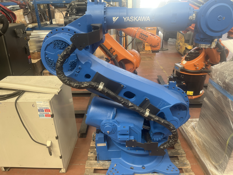 ROBOT ANTROPOMORFO RICONDIZIONATO ES200D TYPE YR-ES0200D-B00 ANNO DI PRODUZIONE:2014 PESO NETTO:1130 KG ROBOT COMPLETO DI FASCI CAVI,CONTROLLO DX100 E TASTIERINO DI PROGRAMMAZIONE.IL RPODOTTO è IN PRONTA CONSEGNA PER MAGGIORI INFORMAZIONI CONTATTATECI TRAMITE EMAIL