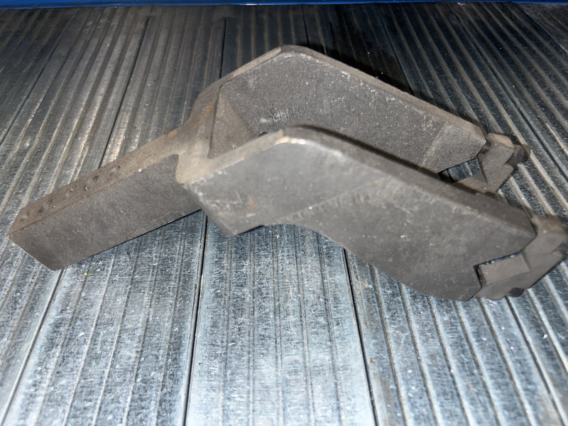 Clamp in ferro centrale lungo Ef a10 204-75-50