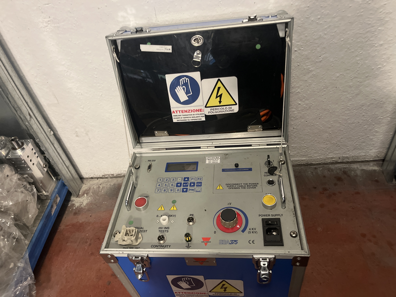 Strumento di verifica sicurezza elettrica Esa375