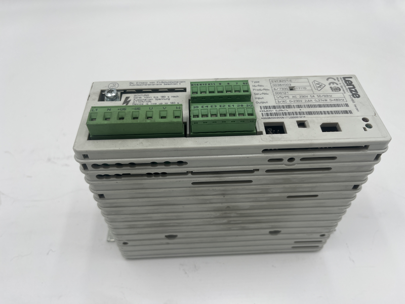 Alimentazione monofase 190-260 V. +/-0% – pot. 0,37 kW 2,6 A Evf8201-e