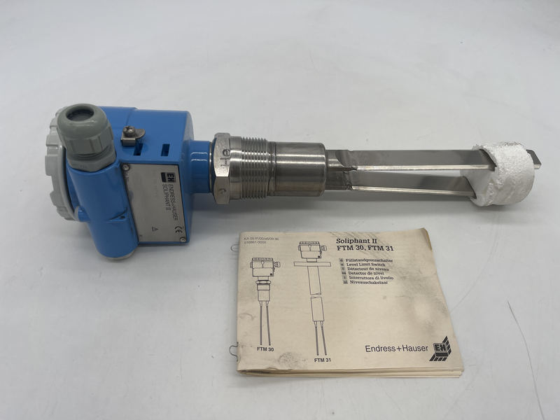 Controllo di livello a vibrazioni per granulati e polveri con densita\\\' apparente minima di 20g/l Ftm 30-a1aa1