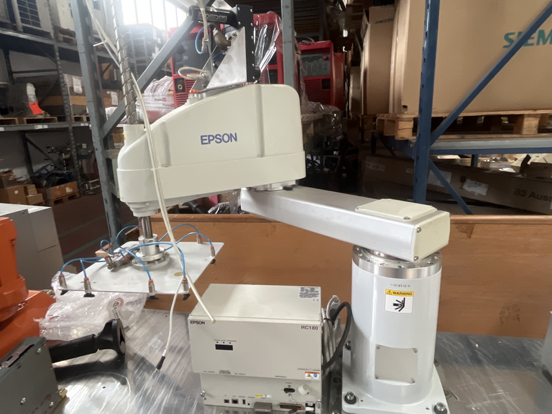 ROBOT SCARA G10-854S ASSI:3 SBRACCIO:arm Length 850 mm -Z axis stroke 420 mm PORTATA AL POLSO:10kg ANNO DI COSTRUZIONE:2012 COMPLETO DI:-CAVI DI ALIMENTAZIONE-quadro elettrico ROBOT REVISIONATO(RIVERNICIATO) G10-854S