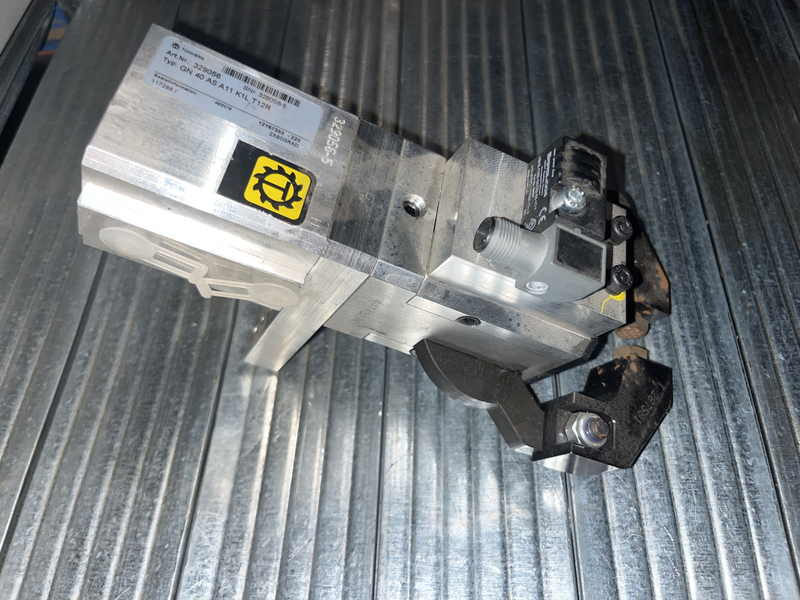 Serraggio pneumatico Gn 40 as a11 k1l t12r