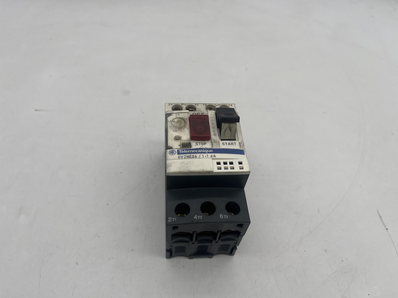 Interruttore automatico magnetotermico GV2ME con controllo a pulsante e range regolazione protezione termica da 1 A a 1,6 A, 3P Gv2me06/1-1.6a