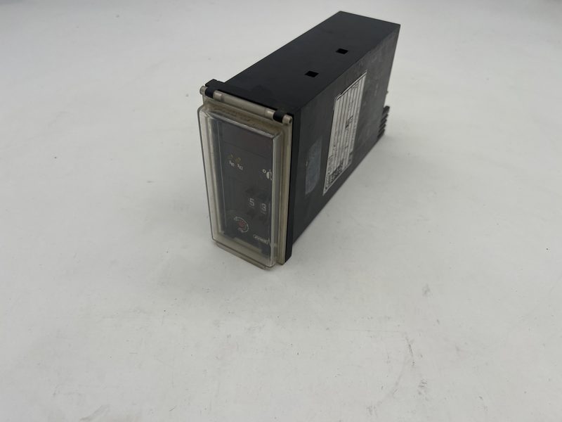 HROw-48/di,d2,1K5,zv/DTRON temperature controller  5VA/T:60 HROW-48/DI,D2,IB